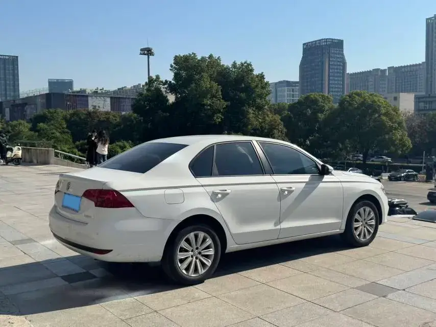 2019 VOLKSWAGEN BORA thumbnail 4