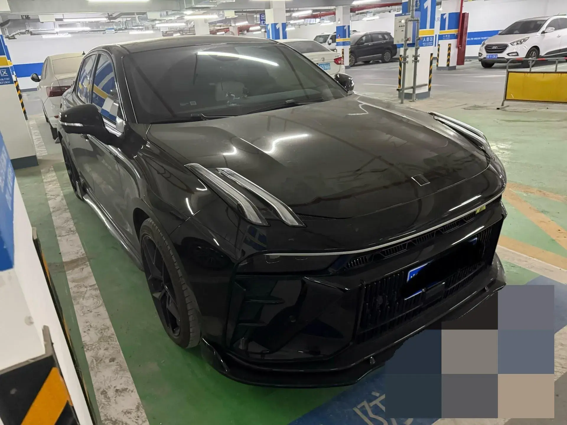 2023 LYNK&CO 03 thumbnail 3