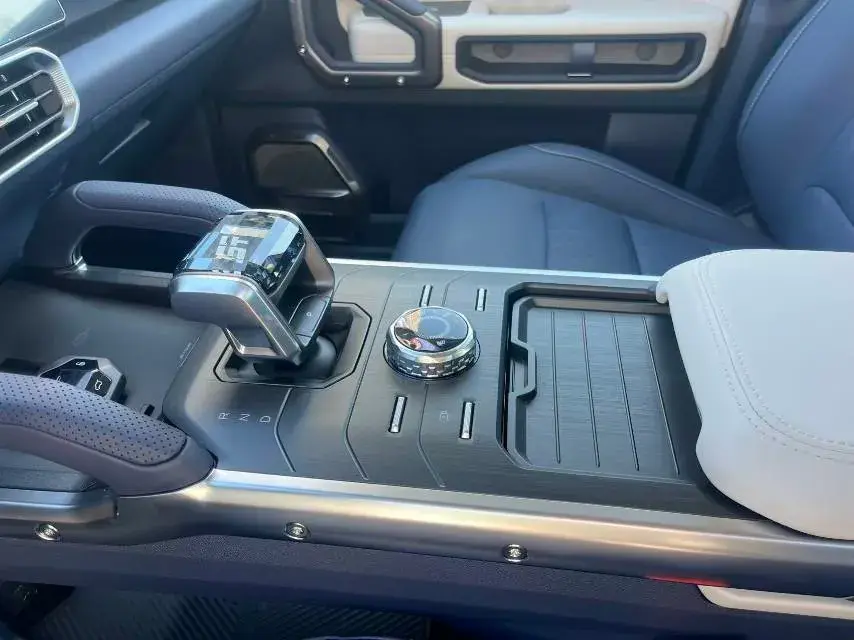 2024 JETOUR SHANHAI thumbnail 4