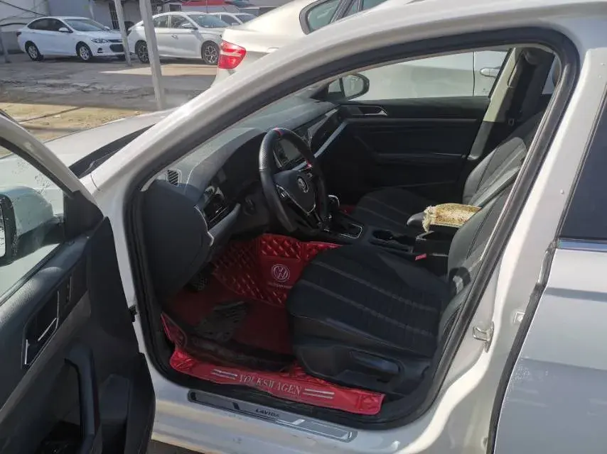 2019 VOLKSWAGEN LAVIDA thumbnail 3