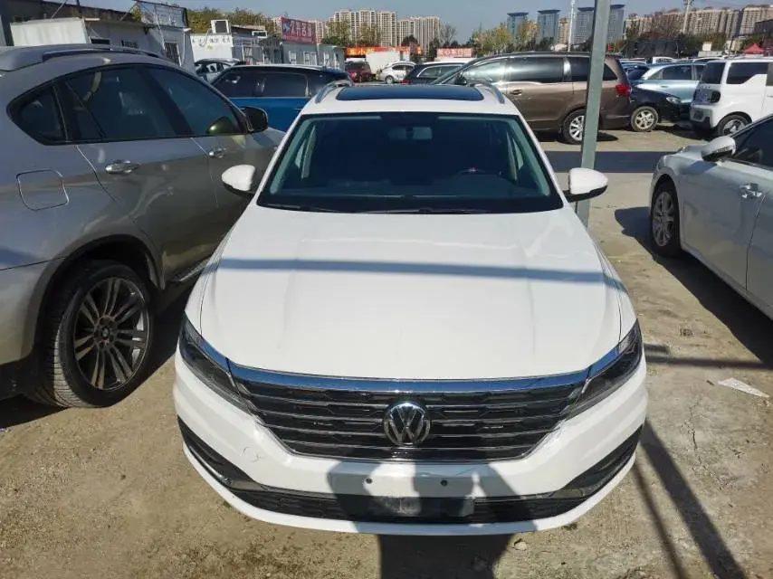 2019 VOLKSWAGEN LAVIDA thumbnail 2