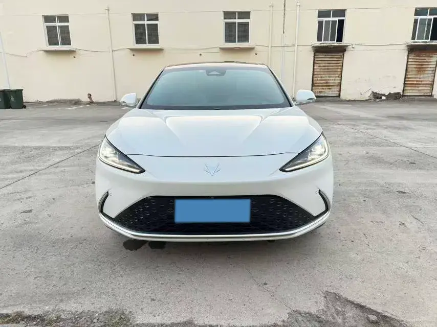 2022 ARCFOX ΑS thumbnail 3