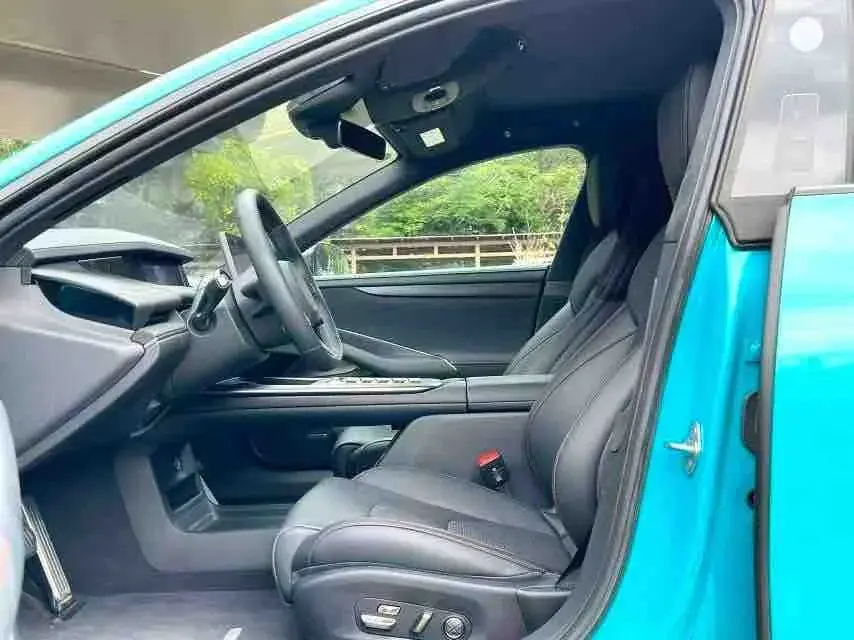 2024 MI SU7 thumbnail 3