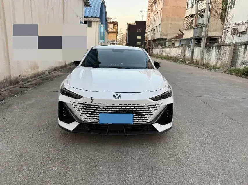 2023 CHANGAN UNI-V thumbnail 2