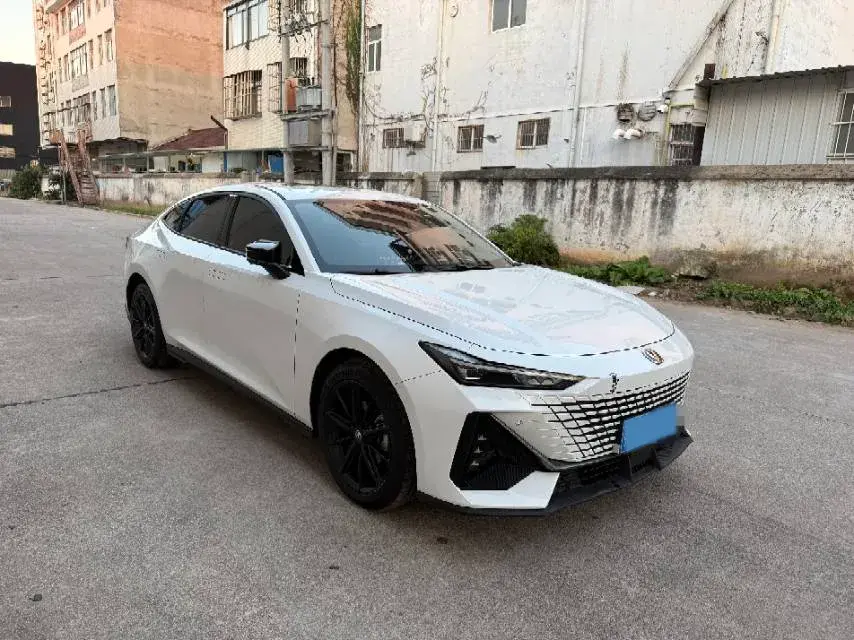 2023 CHANGAN UNI-V thumbnail 3