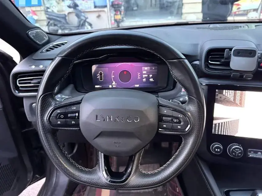 2022 LYNK&CO 03 thumbnail 4