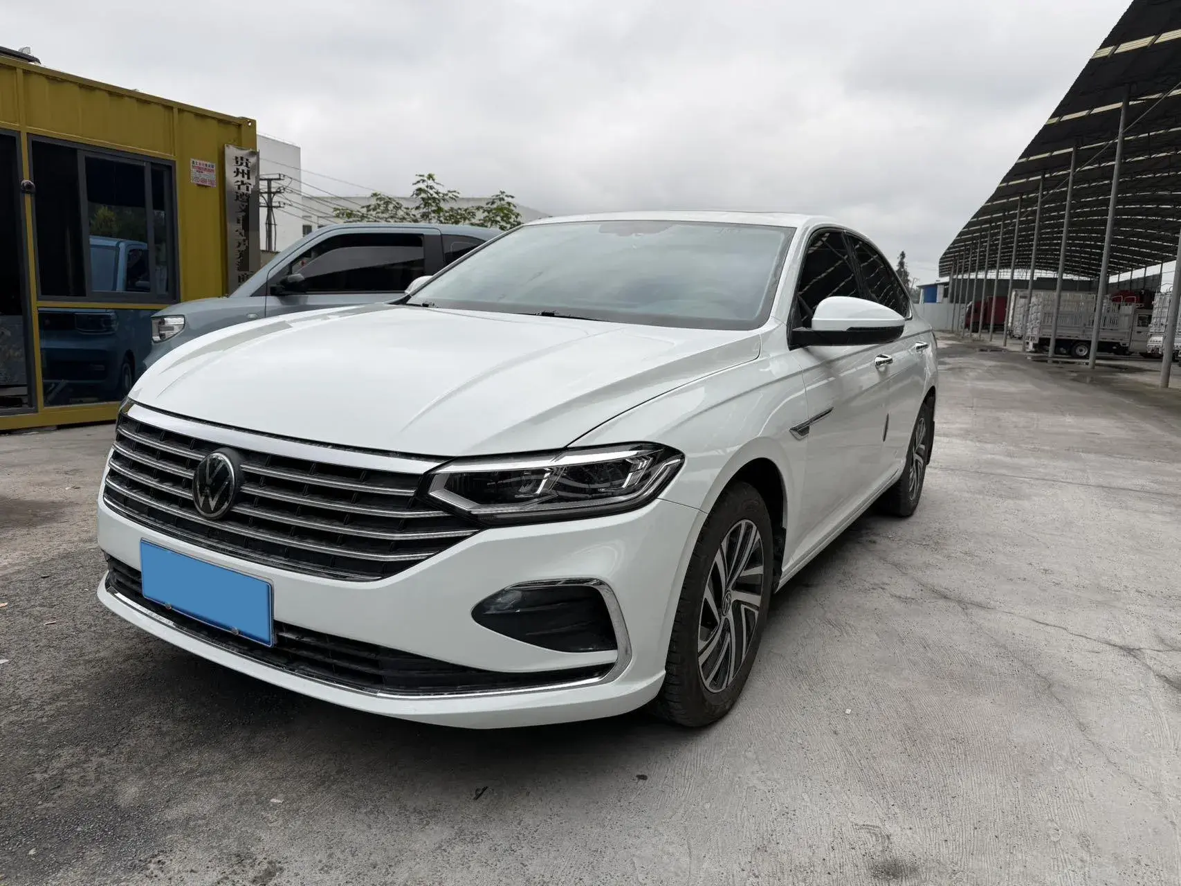 2023 VOLKSWAGEN LAVIDA view 1