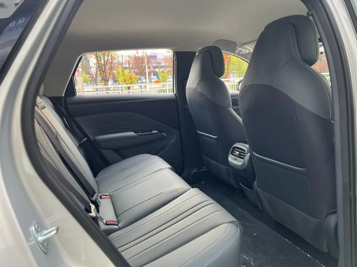 2025 ARCFOX T1 BEV,autocango,china used car exporter,china ev exporter,chinese used car exporter,chinese used ev exporter