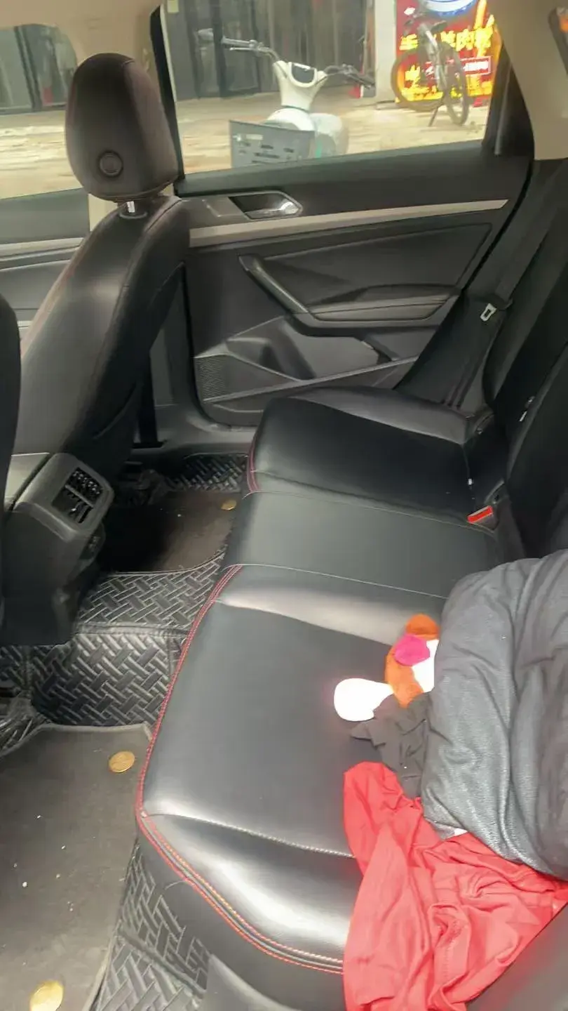 2021 VOLKSWAGEN LAVIDA thumbnail 3