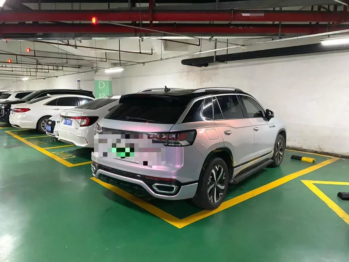 2023 VOLKSWAGEN TAYRON thumbnail 3