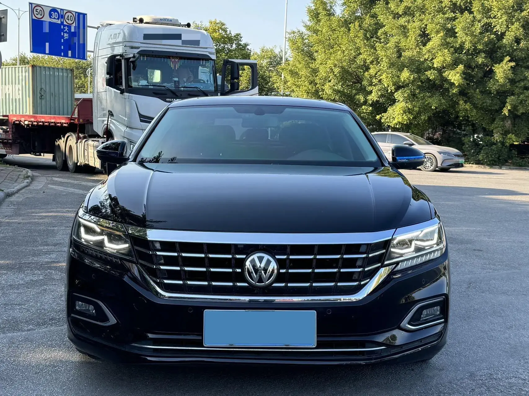 2019 VOLKSWAGEN PASSAT thumbnail 3