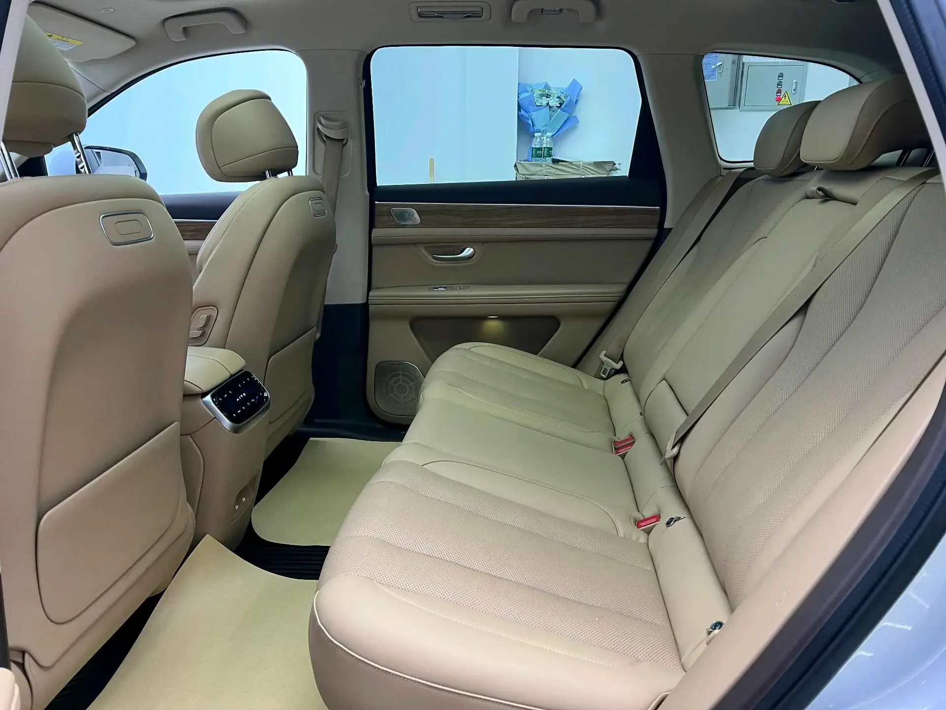 2024 AITO AITO thumbnail 4