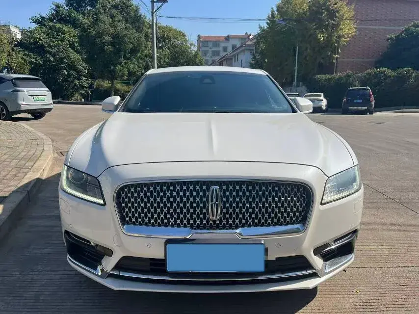 2018 LINCOLN CONTINENTAL thumbnail 2