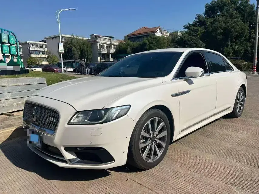 2018 Lincoln Continental 2.0T 261HP L4 6AT
