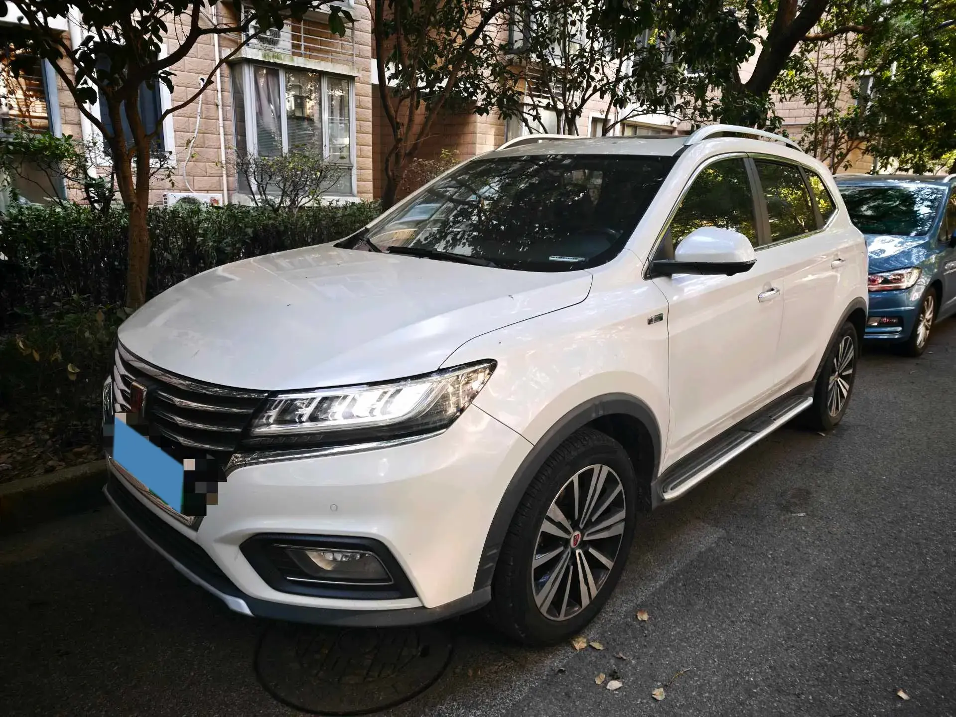 2017 ROEWE RX5 view 1