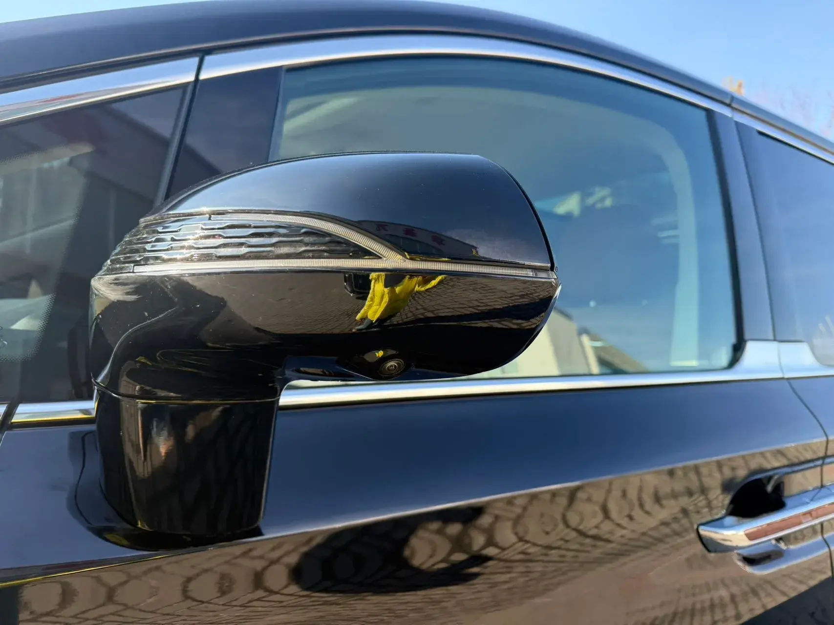 2023 HONGQI HQ9 thumbnail 3