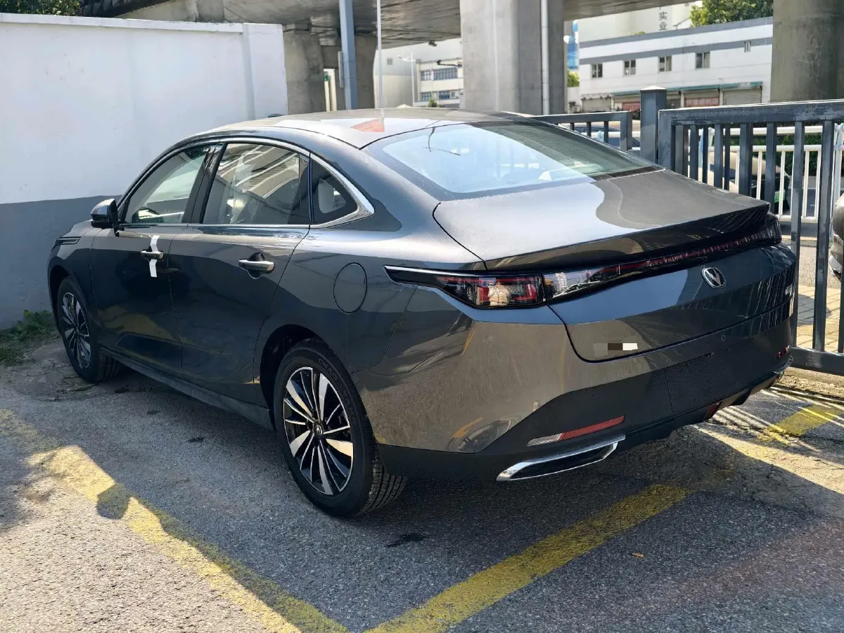 2025 ChangAn EadoPHEV 1.5L 98HP L4 E-CVT PHEV,autocango,china used car exporter,china ev exporter,chinese used car exporter,chinese used ev exporter