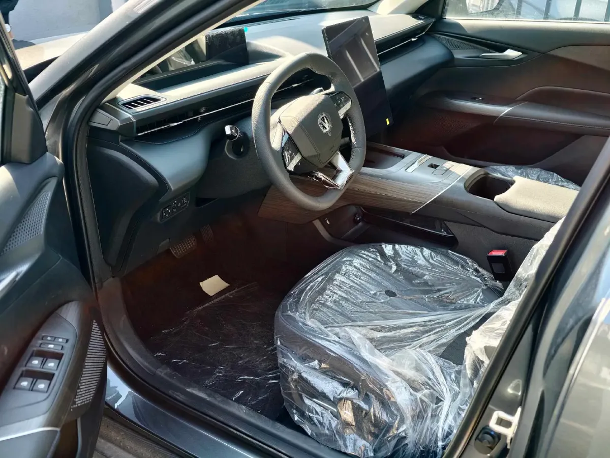 2025 ChangAn EadoPHEV 1.5L 98HP L4 E-CVT PHEV,autocango,china used car exporter,china ev exporter,chinese used car exporter,chinese used ev exporter