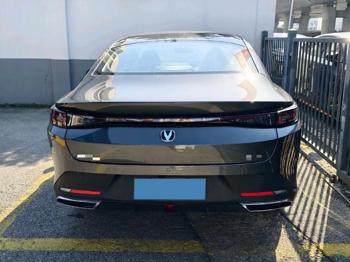 2025 ChangAn EadoPHEV 1.5L 98HP L4 E-CVT PHEV,autocango,china used car exporter,china ev exporter,chinese used car exporter,chinese used ev exporter