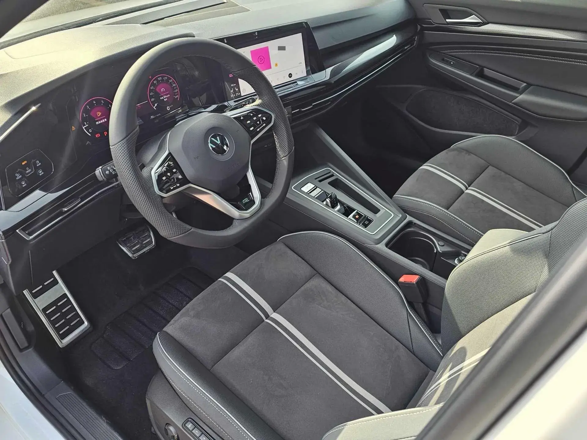 2023 VOLKSWAGEN GOLF thumbnail 4