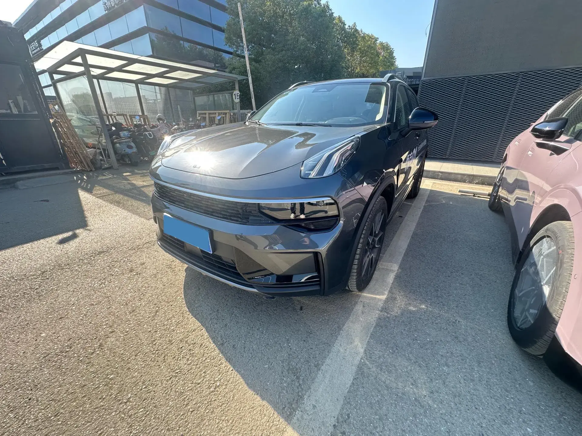 2024 LYNK&CO 01 view 1