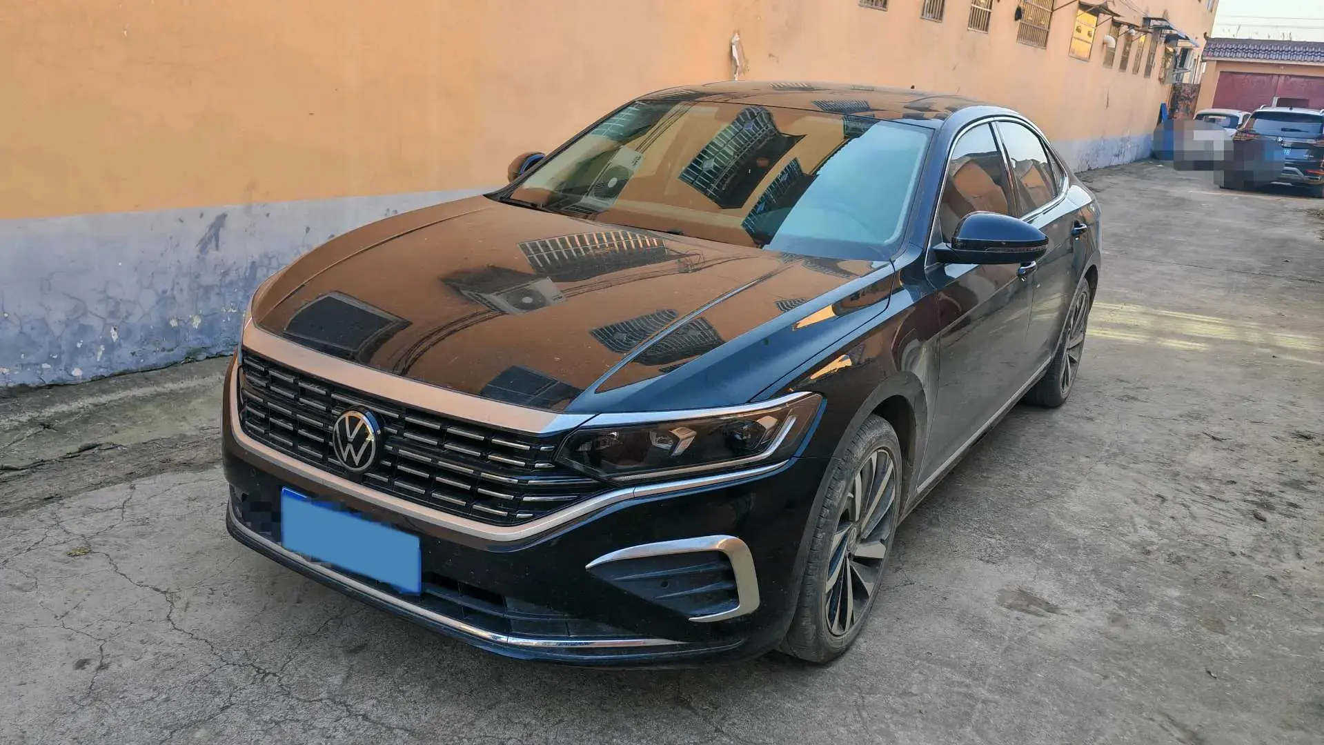 2024 VOLKSWAGEN PASSAT view 1