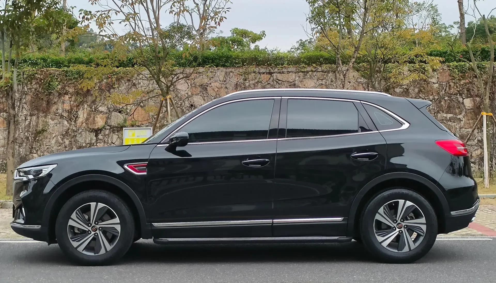 2019 HONGQI HS5 thumbnail 4