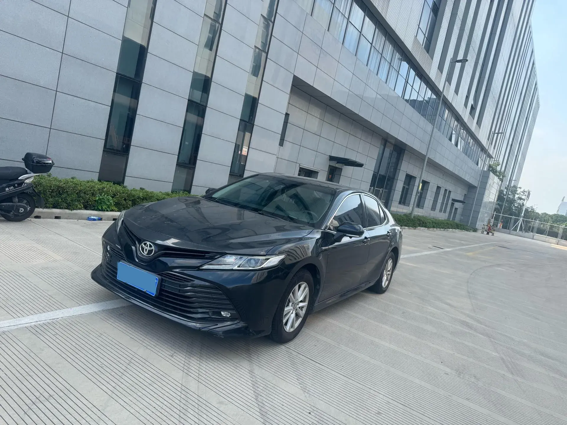 2018 TOYOTA CAMRY view 1