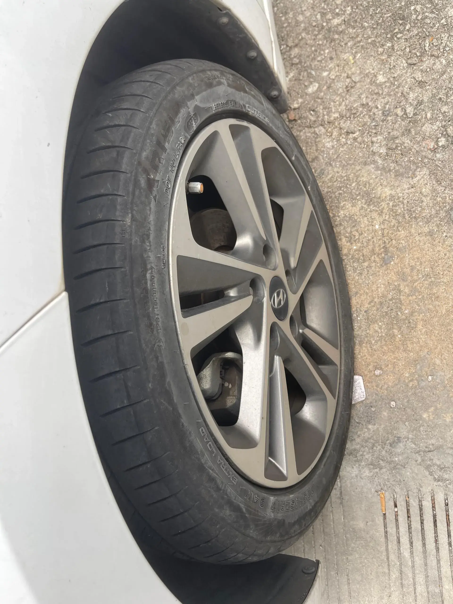 2016 HYUNDAI ELANTRA thumbnail 2