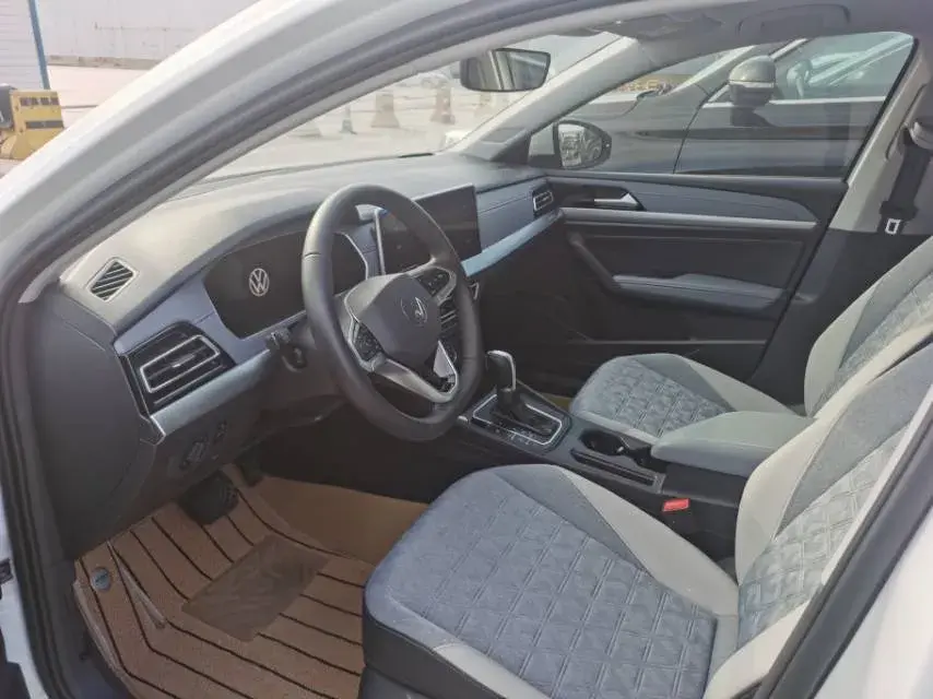 2023 VOLKSWAGEN LAVIDA thumbnail 4