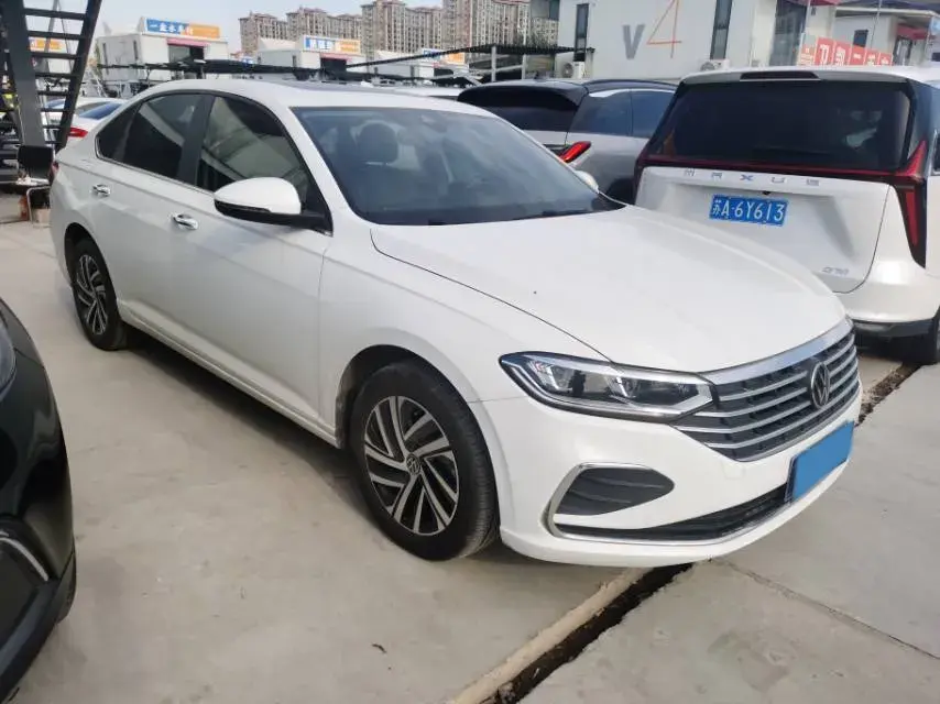 2023 VOLKSWAGEN LAVIDA thumbnail 3