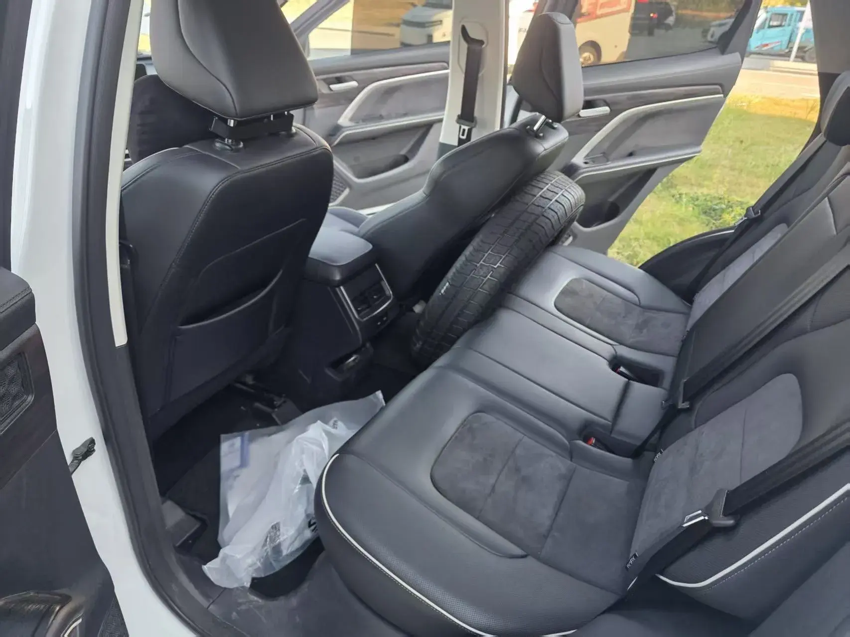 2023 HAVAL H6 thumbnail 3