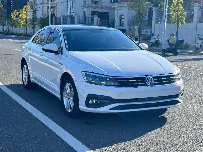 2019 VOLKSWAGEN LAMANDO thumbnail 3