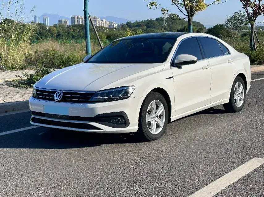2019 VOLKSWAGEN LAMANDO view 1