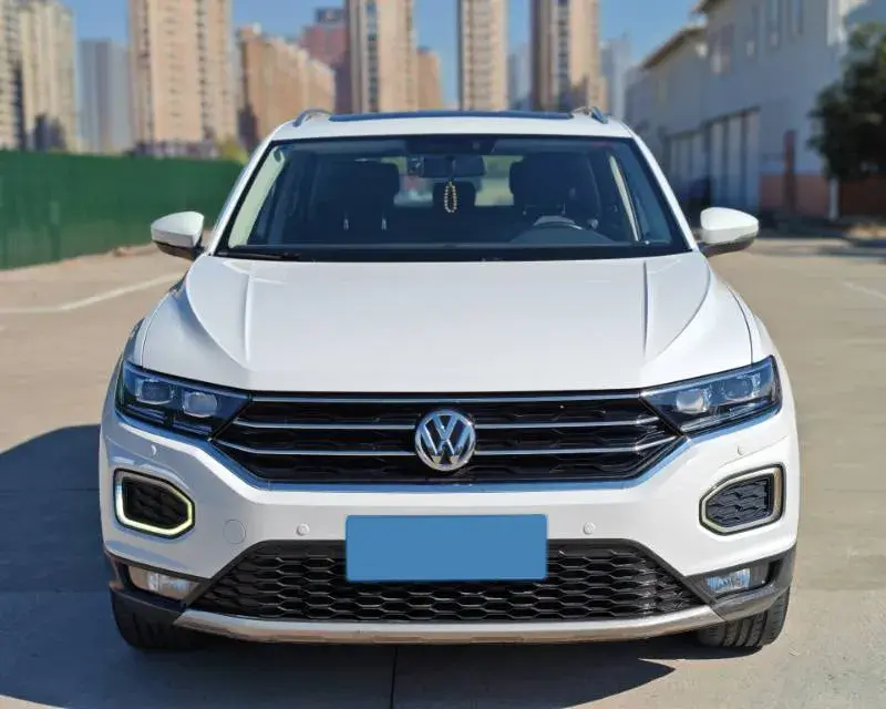 2018 VOLKSWAGEN T-ROC thumbnail 2