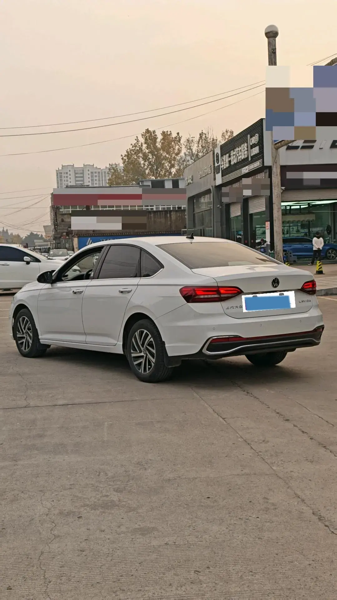 2023 VOLKSWAGEN LAVIDA thumbnail 3