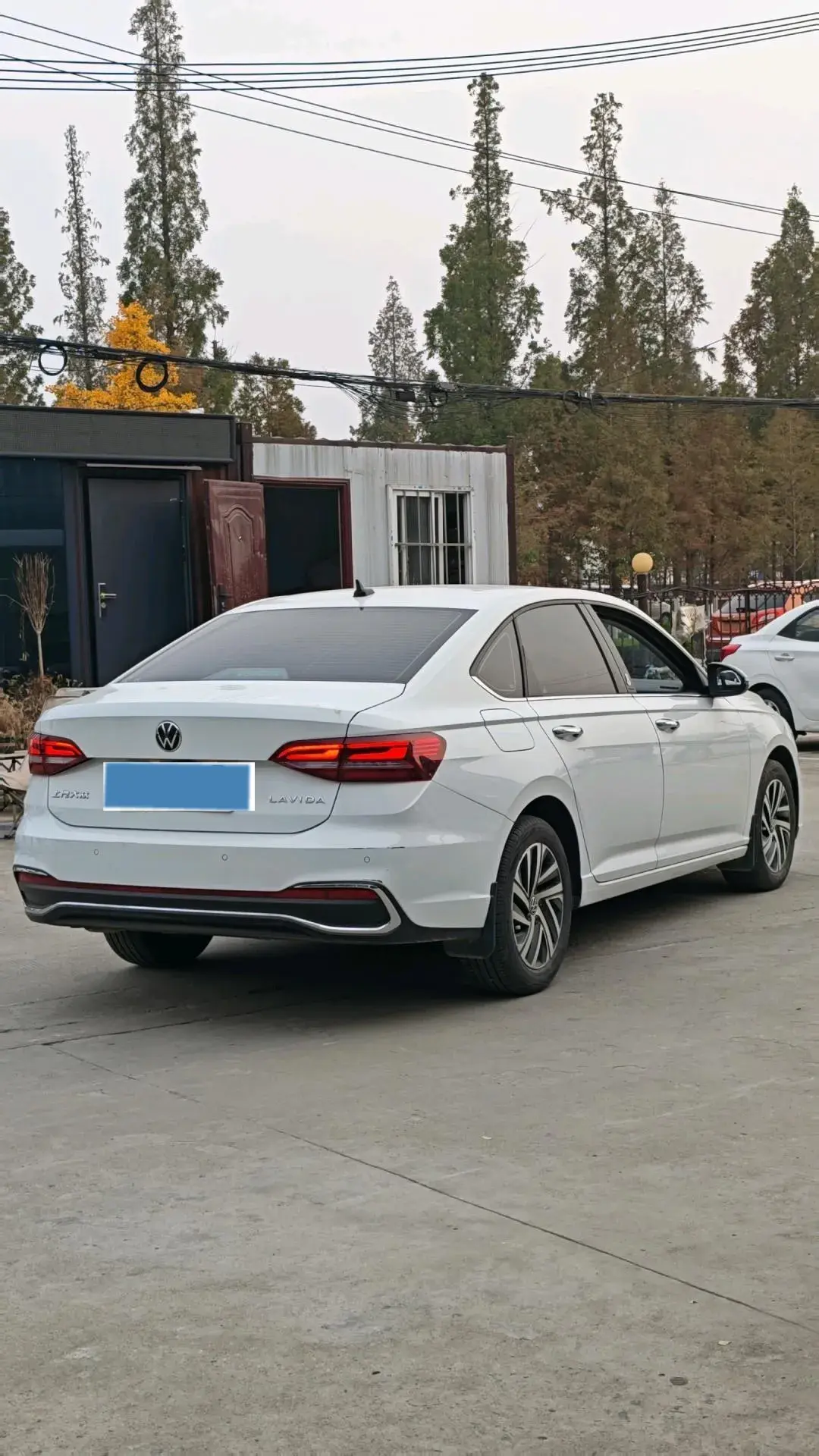 2023 VOLKSWAGEN LAVIDA thumbnail 2