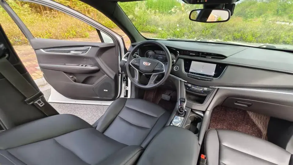 2021 CADILLAC XT5 thumbnail 4