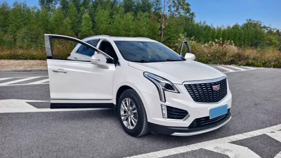 2021 CADILLAC XT5 thumbnail 3