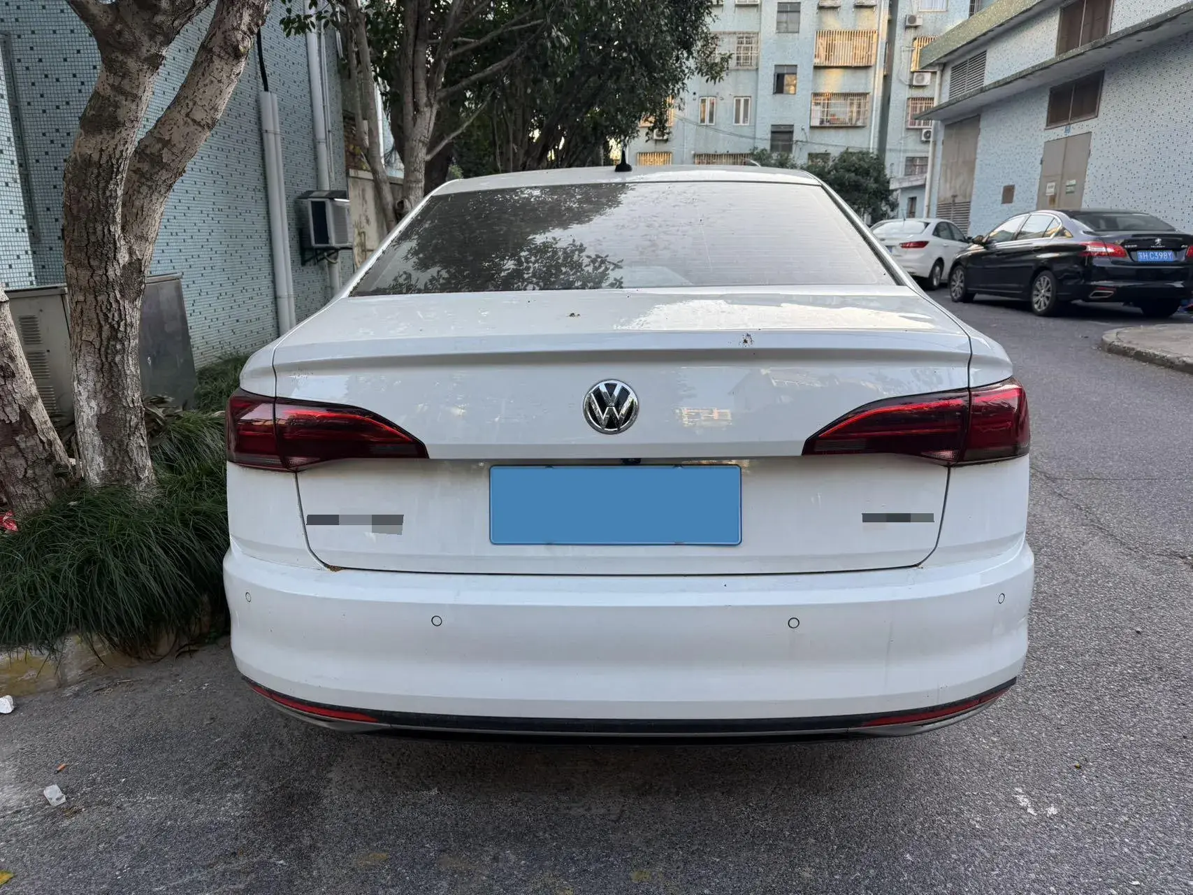 2019 VOLKSWAGEN BORA thumbnail 4