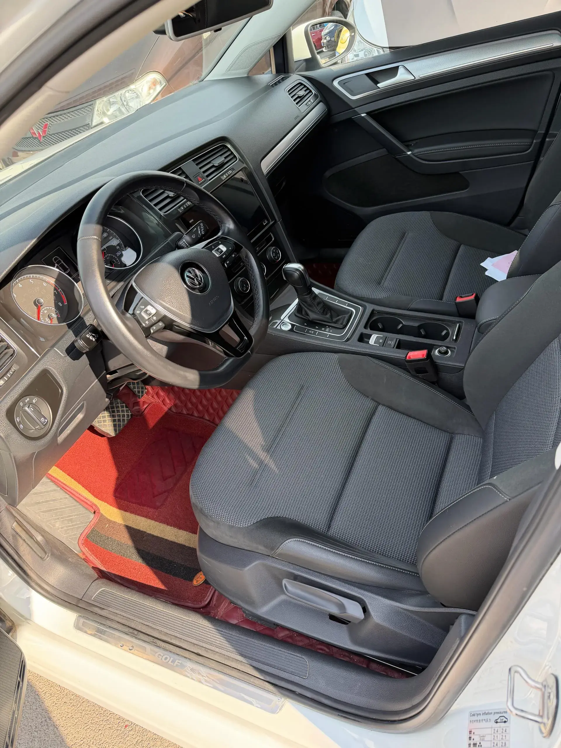 2020 VOLKSWAGEN GOLF thumbnail 2