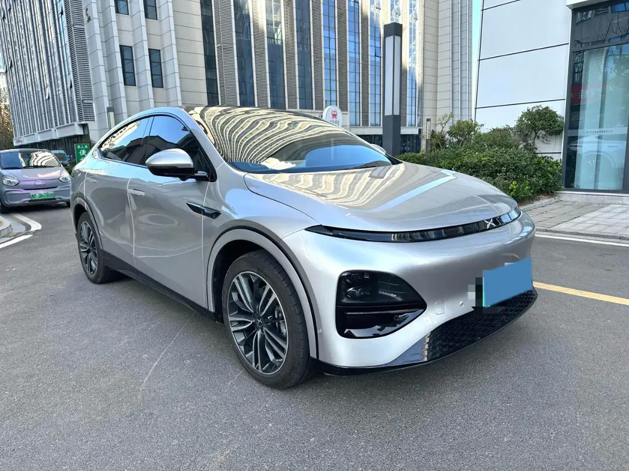 2023 XPENG G6 thumbnail 2