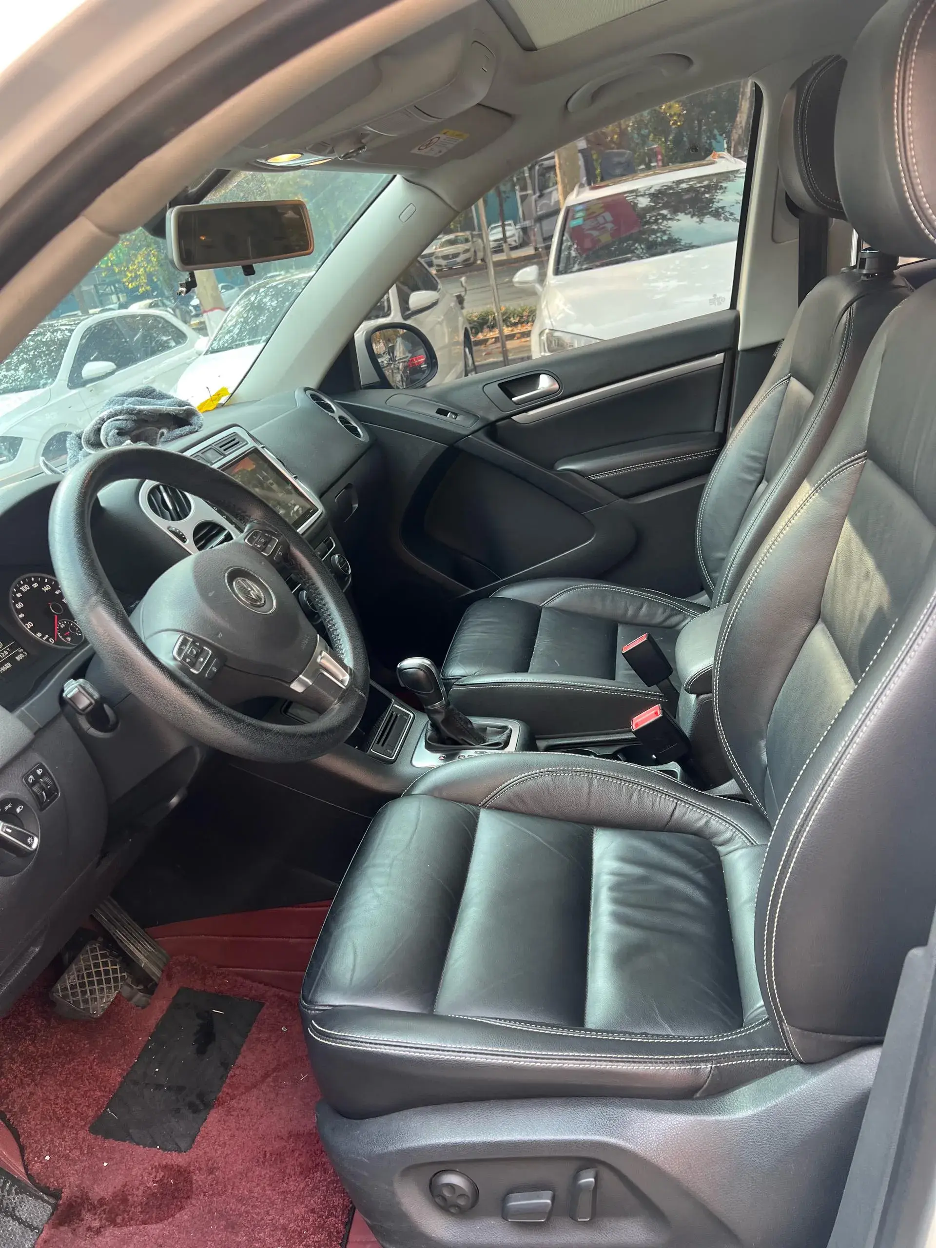 2016 VOLKSWAGEN TIGUAN thumbnail 3