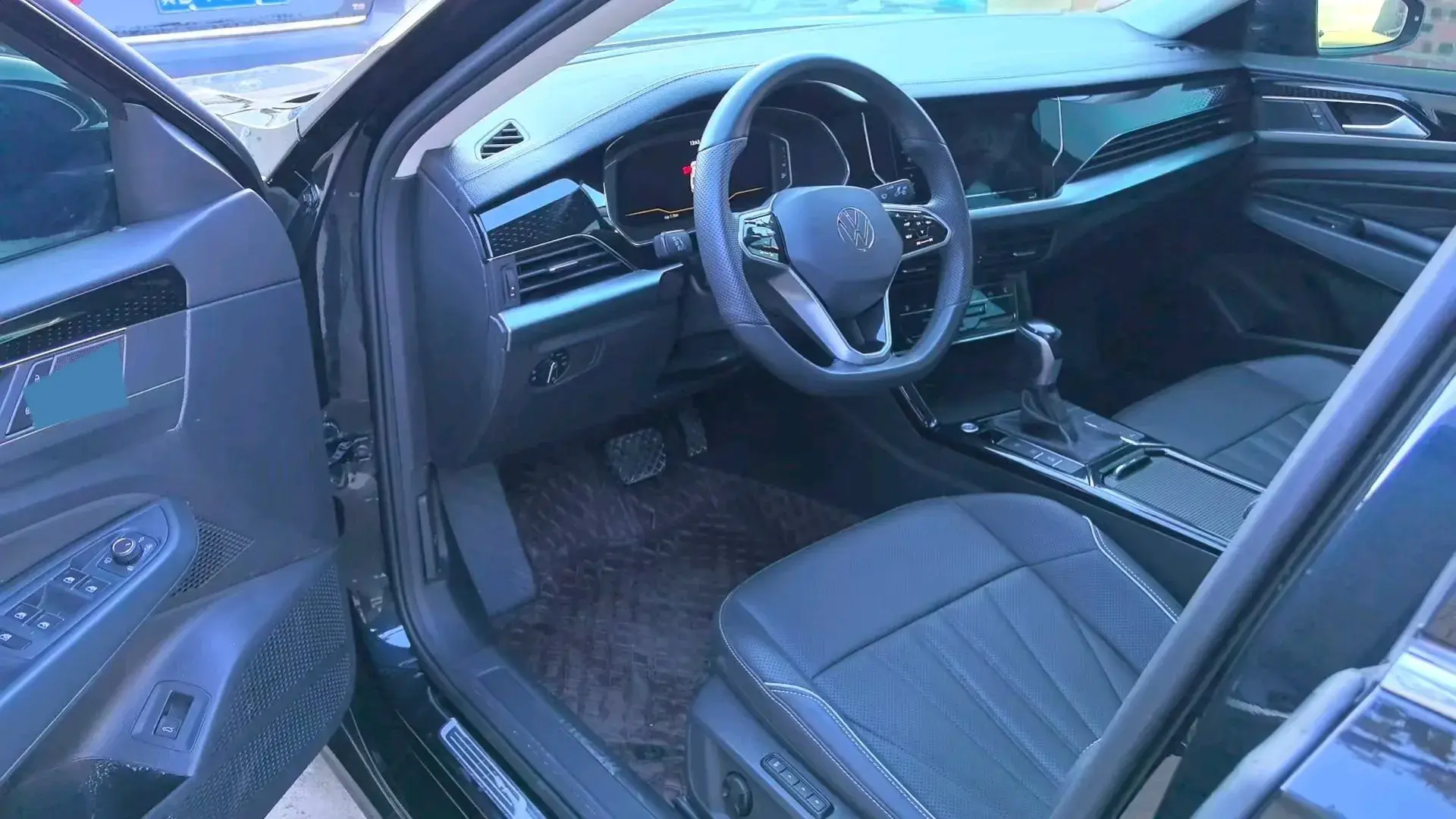 2024 VOLKSWAGEN PASSAT thumbnail 3