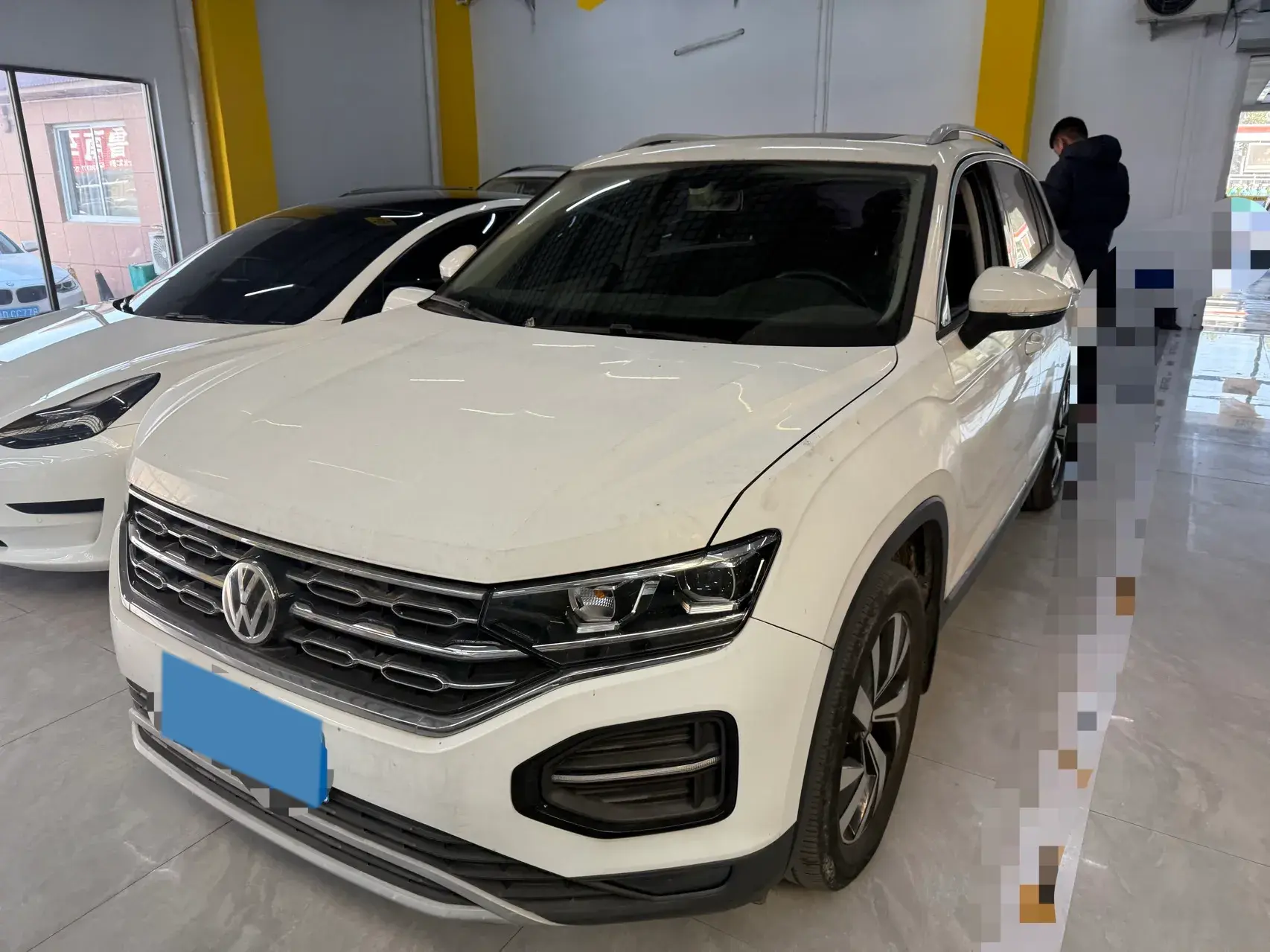 2019 VOLKSWAGEN TAYRON view 1