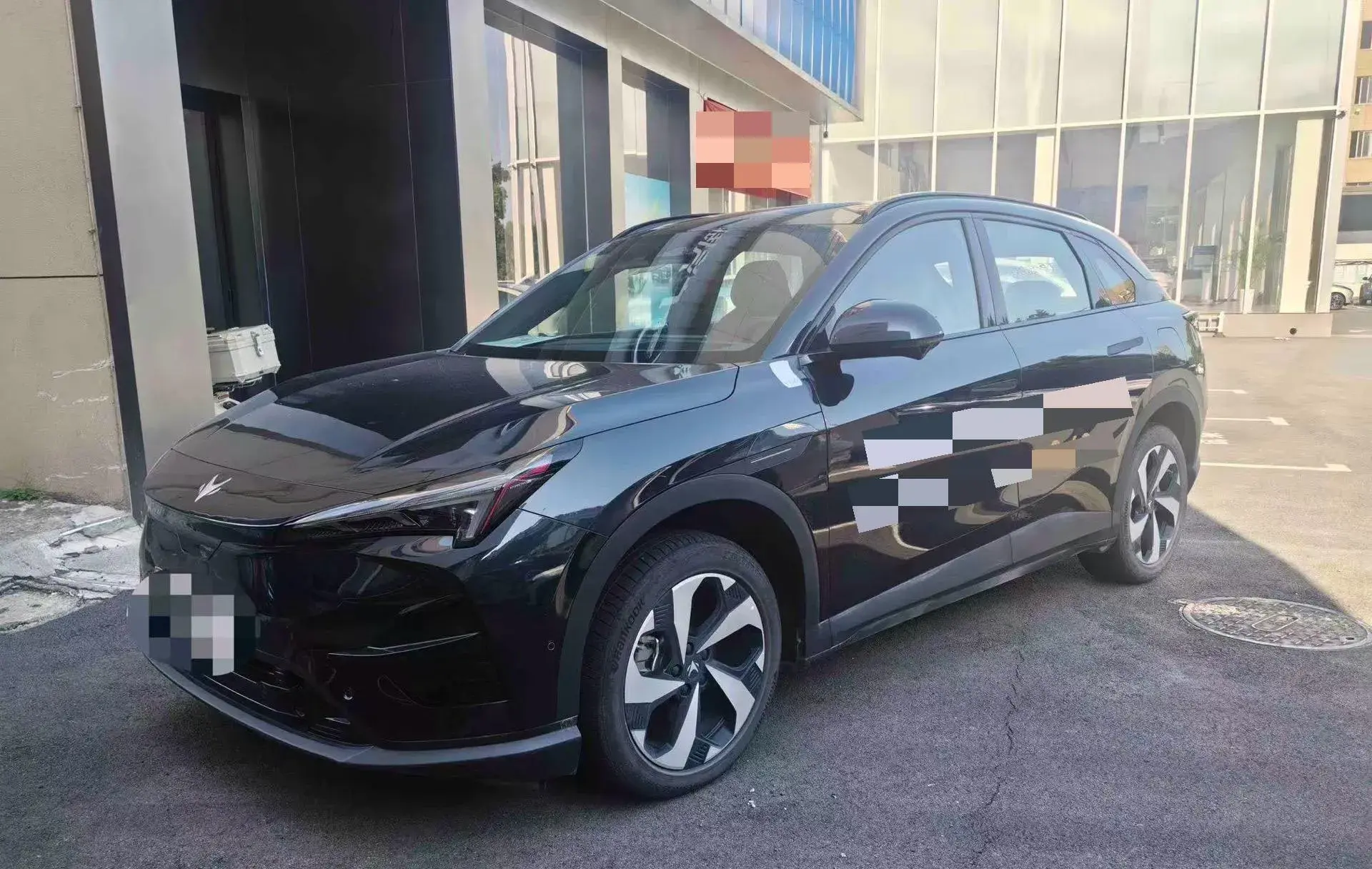 2025 ARCFOX ΑT5 view 1