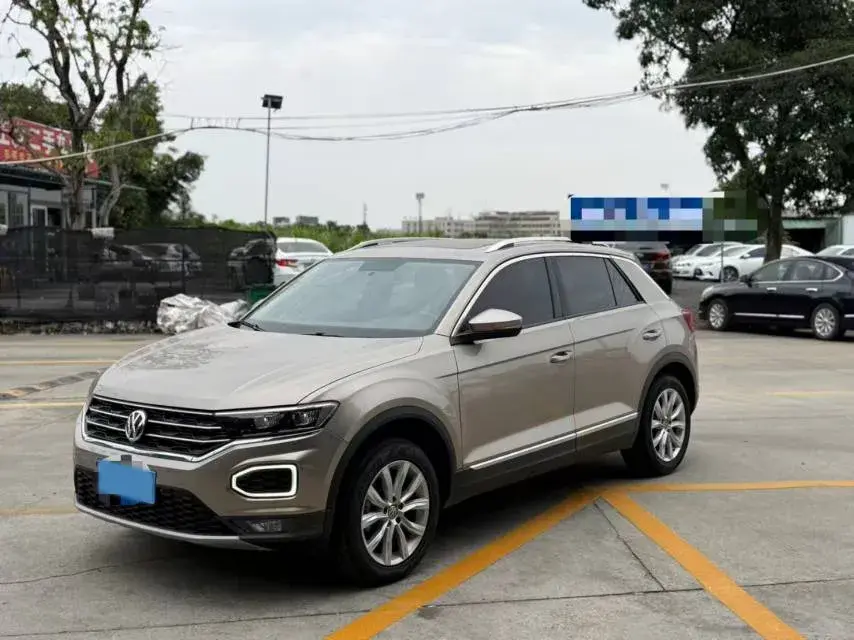 2019 VOLKSWAGEN T-ROC view 1