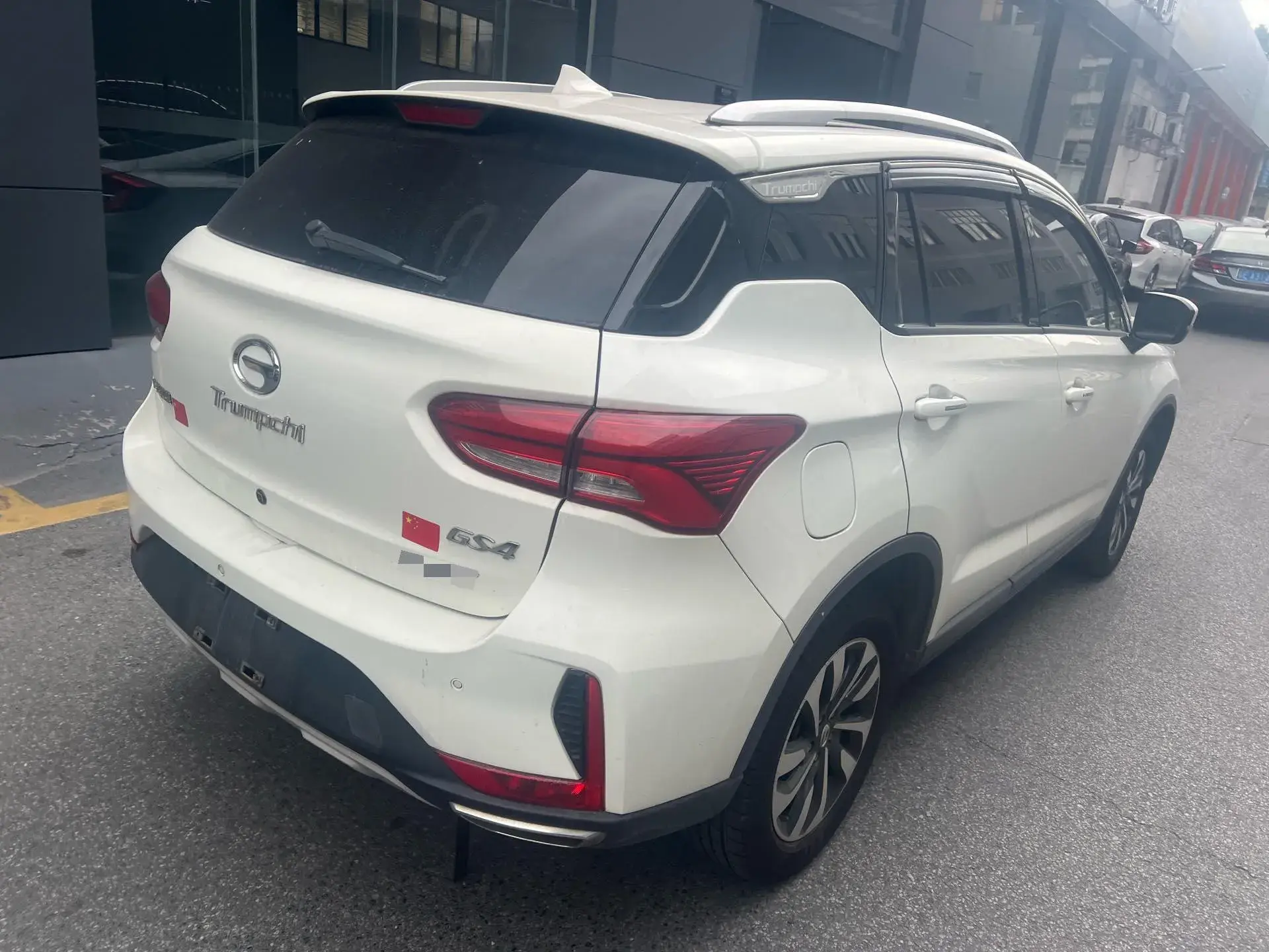2019 GAC TRUMPCHI thumbnail 4