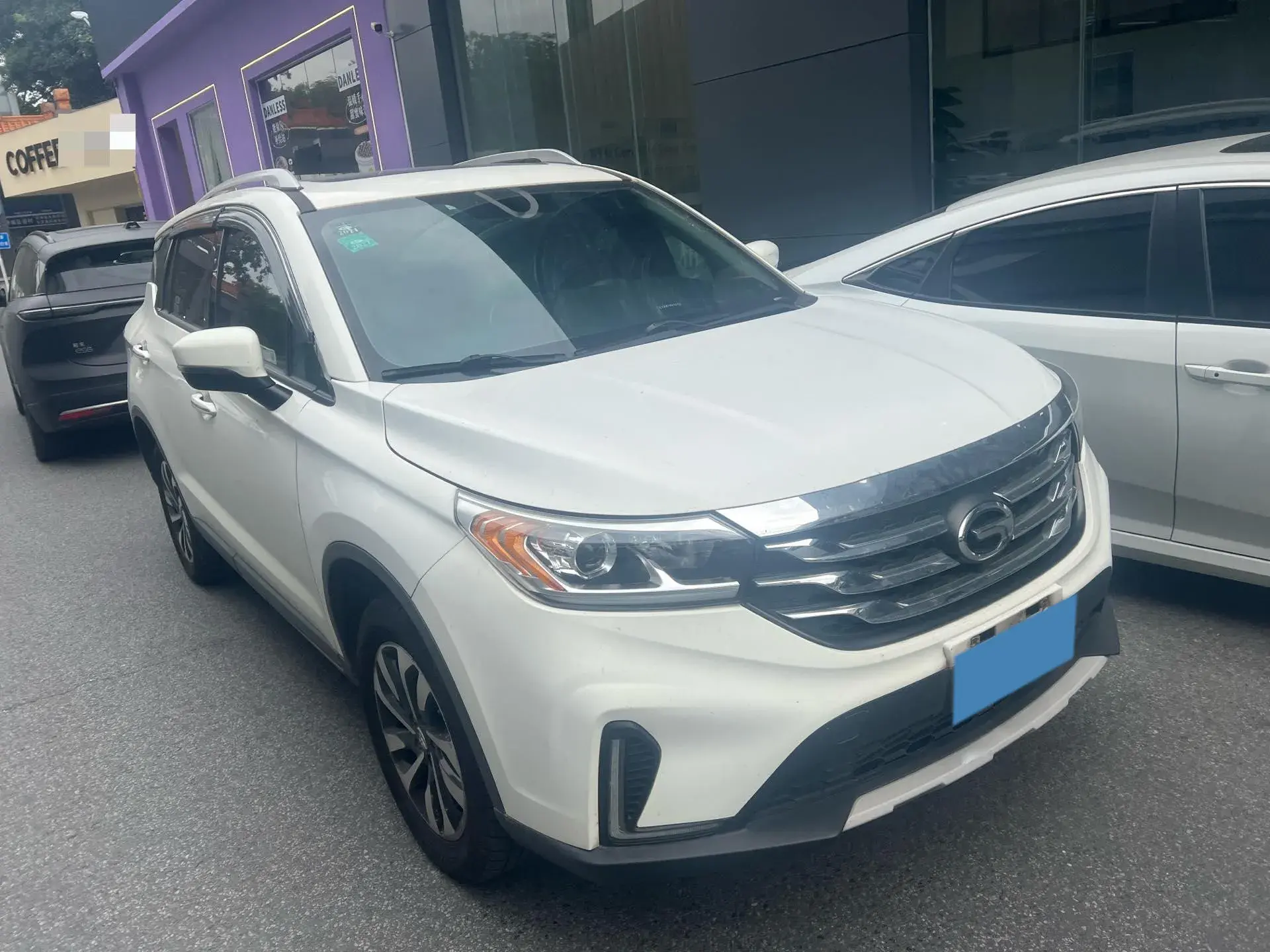 2019 GAC TRUMPCHI thumbnail 3