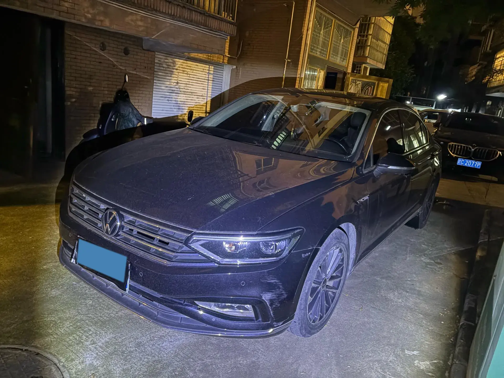 2020 VOLKSWAGEN MAGOTAN view 1